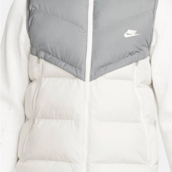 Nike Men’s Storm-Fit white/gray puffer vest - Picture 3 of 6